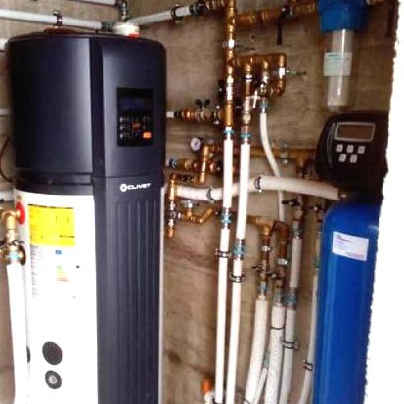 Installazione pompa di calore splittata per acqua sanitaria  
